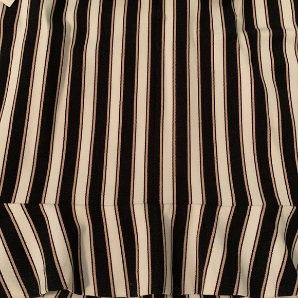 Check out my closet for a blue blouse and/or pants that coordinates. - Picture 3 of 3